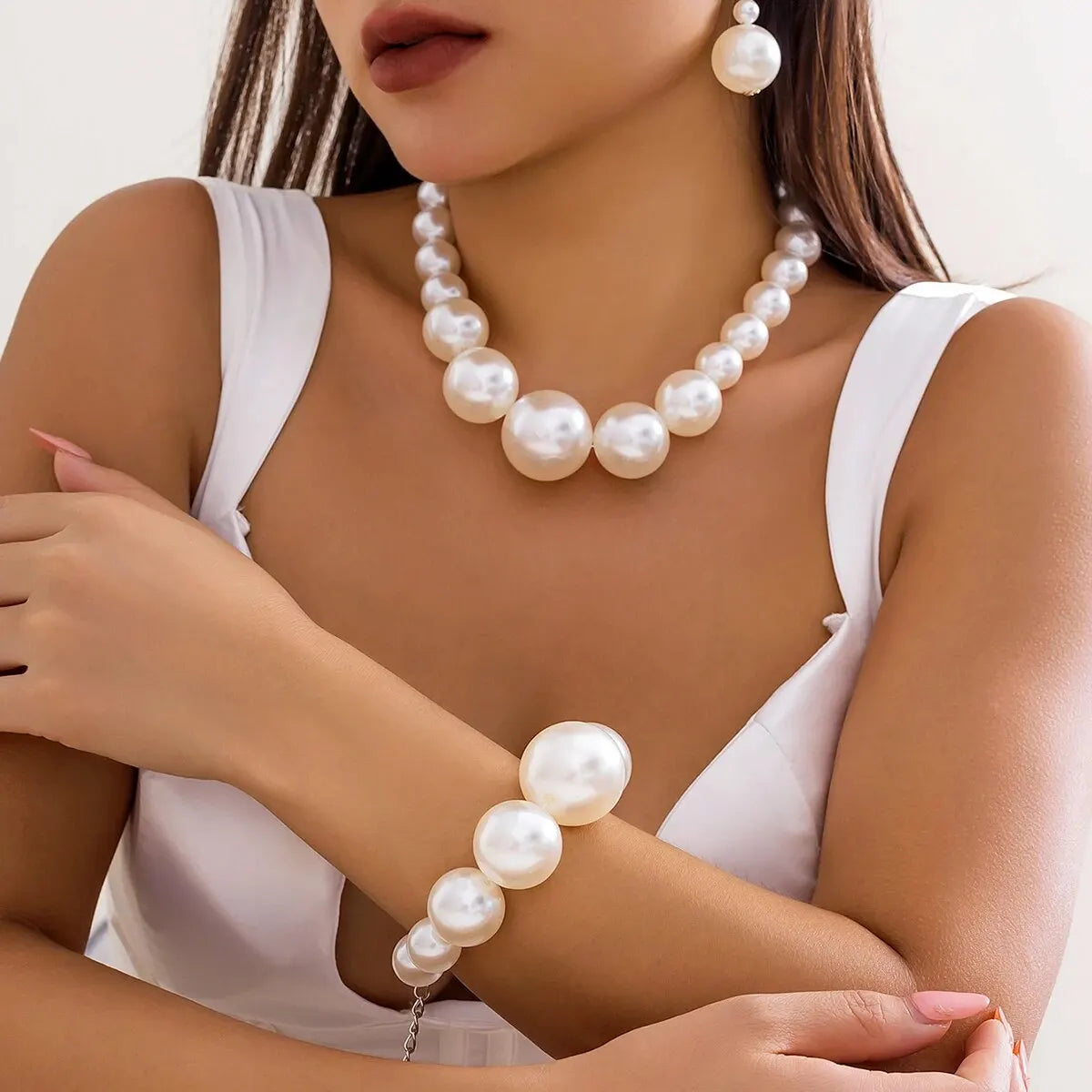 2Pcs Exaggerated Pearl Choker Necklace Bracelets Set